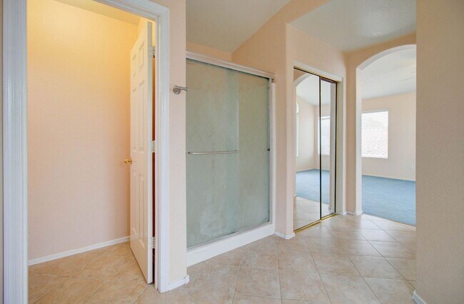 Building Photo - 1350 W Pelican Ct