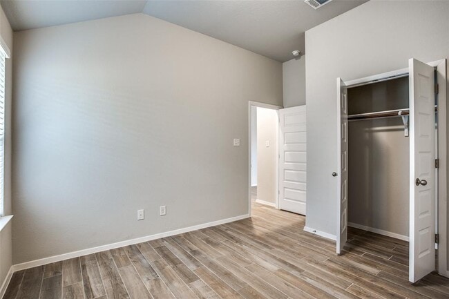 Building Photo - 225 Trailside Ln