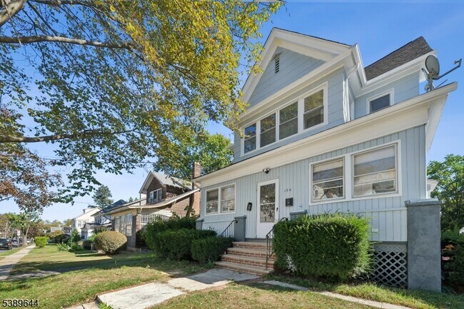 Primary Photo - 134 Park Pl
