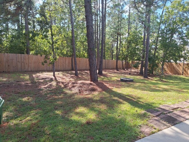 Building Photo - Wonderfully Remodeled Three Bedroom Home i...