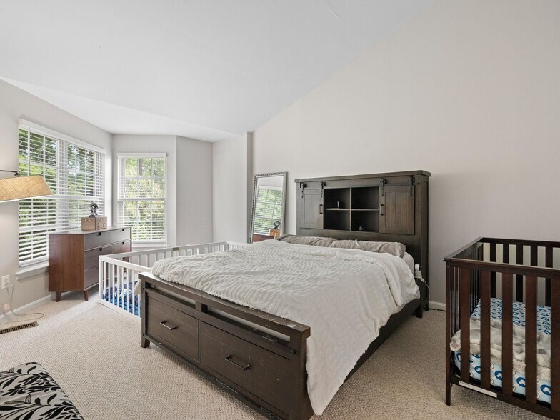 Building Photo - 45432 Oak Trail Square