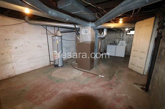 Building Photo - 2 Bedroom 1 Bath House