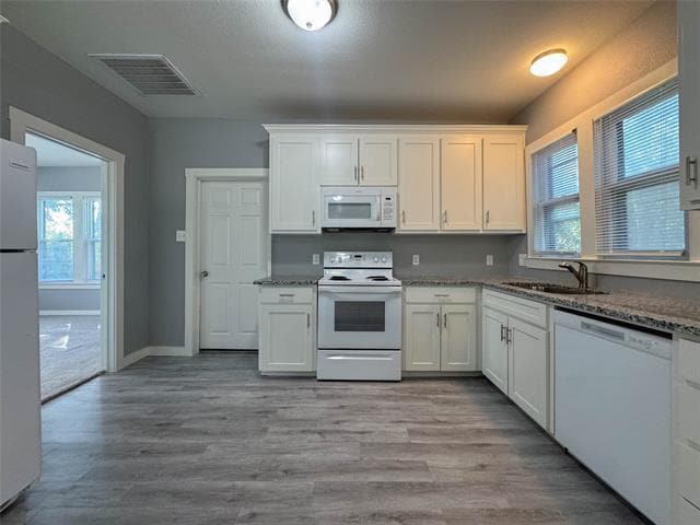 Building Photo - 2109 N Elm St