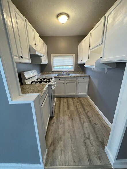 Building Photo - 137 Tecumseh St