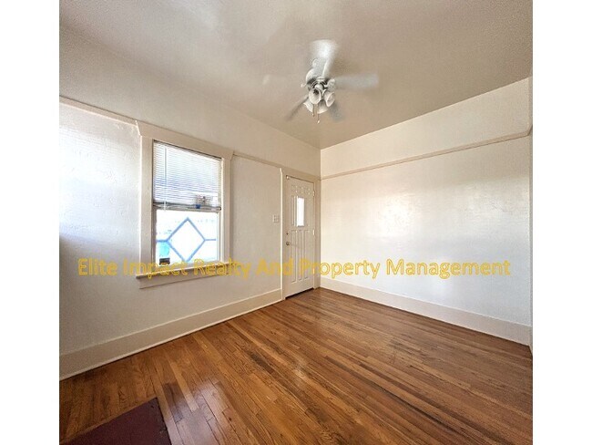 Building Photo - 1303 N Park Ave