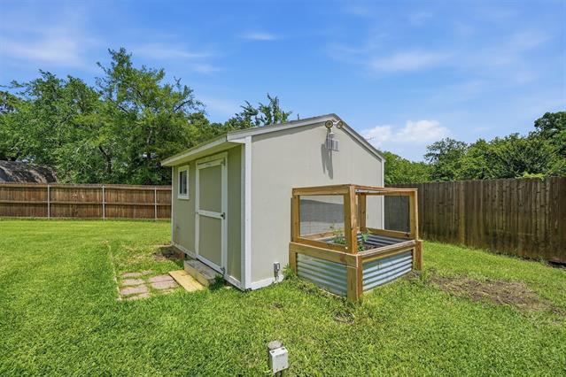 Building Photo - 103 Seminole Dr