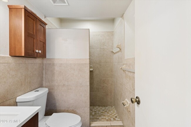Building Photo - 7010 N 68th Dr