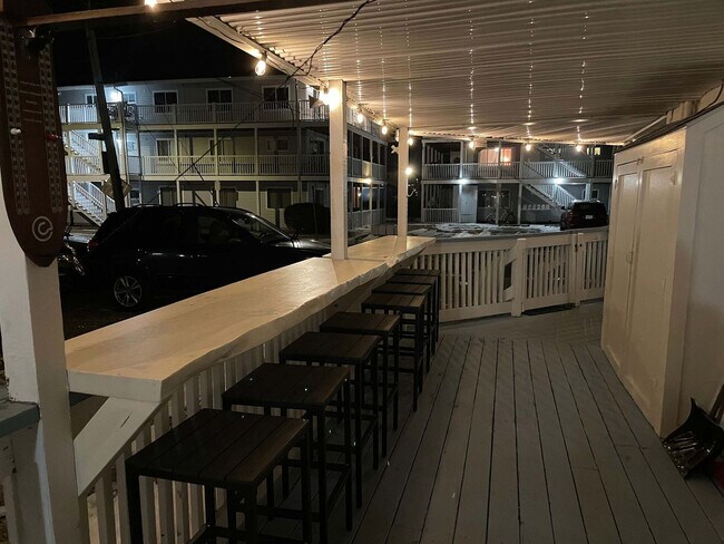 Building Photo - 8 Duston Ave