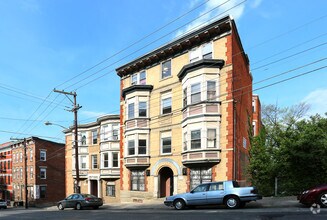 Building Photo - 1701 Sycamore Street