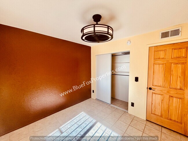 Building Photo - 8401 E Stella Rd