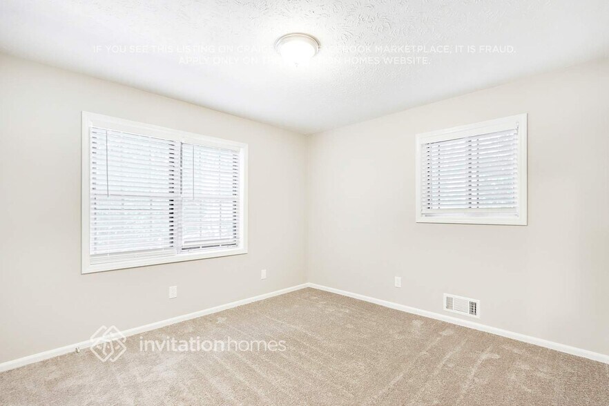 Building Photo - 5779 Simone Dr