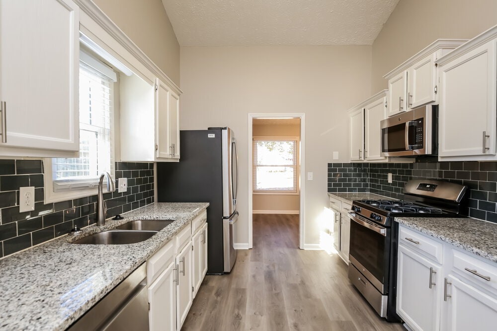 Building Photo - 923 River Rock Dr