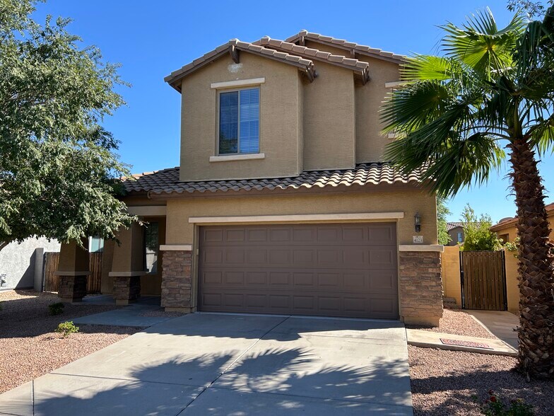 Building Photo - 4123 E Cherry Hills Dr