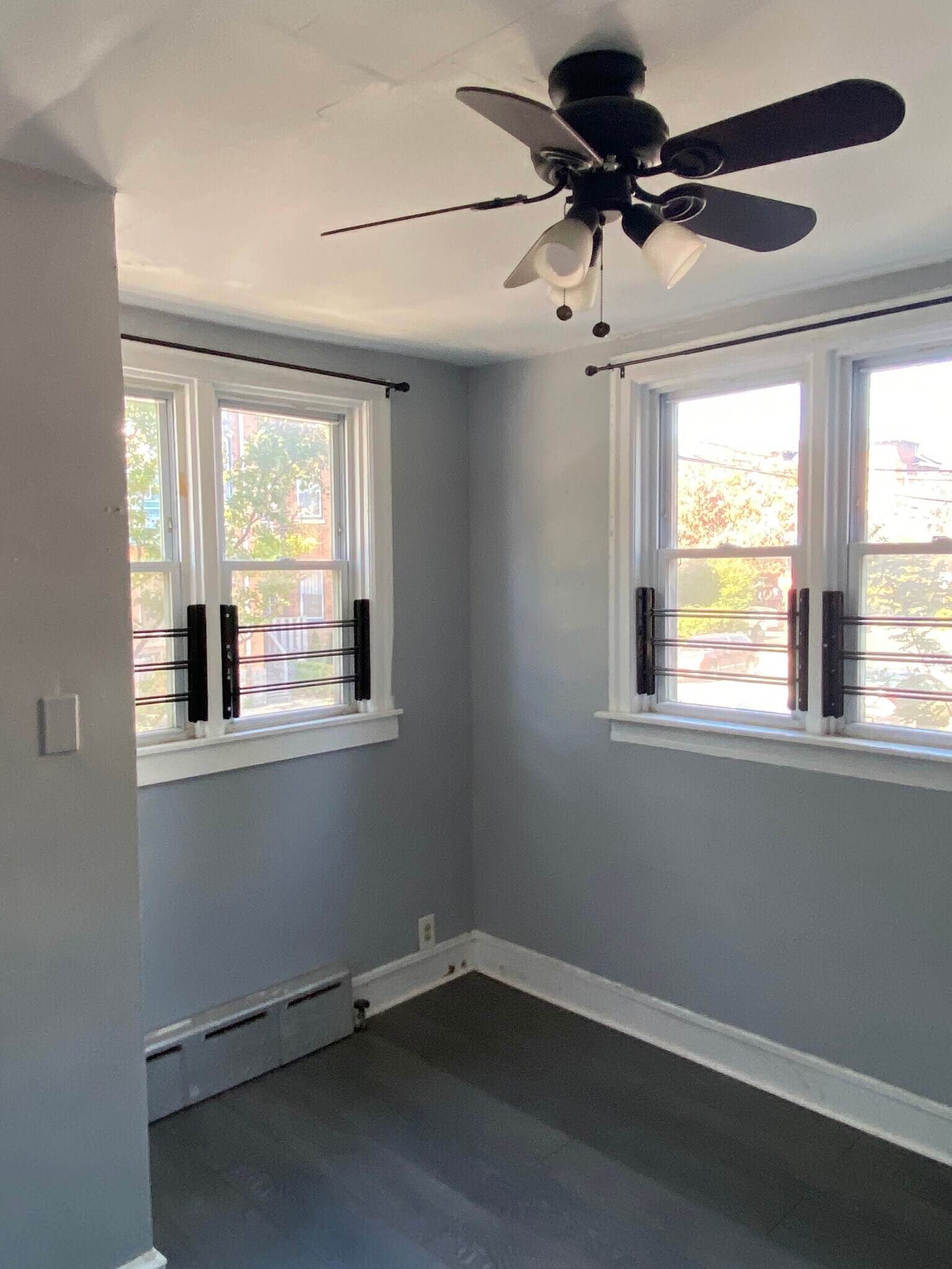 Building Photo - 4843 Walton Ave