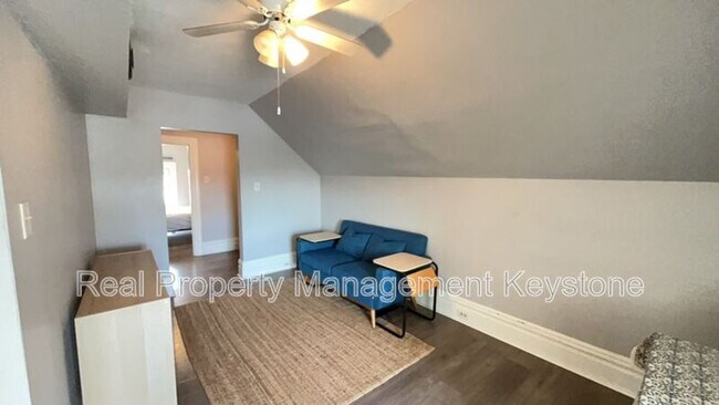 Building Photo - 923 Chislett St