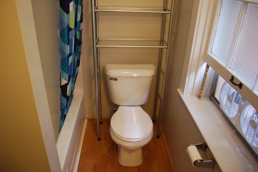 Bathroom - 421 Summit St