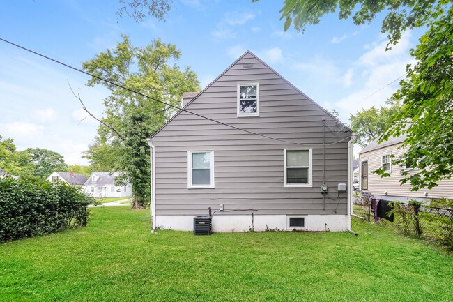 Building Photo - 4632 St Johns Ave