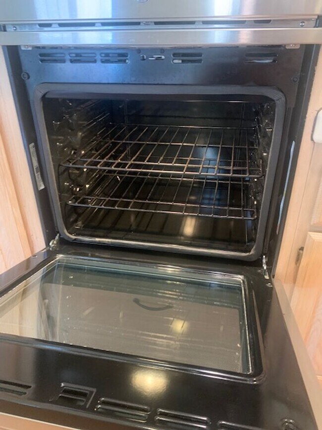 Building Photo - Custom home in Southwest Reno, 3 Bedrooms, 2 Bathrooms, Large Garage