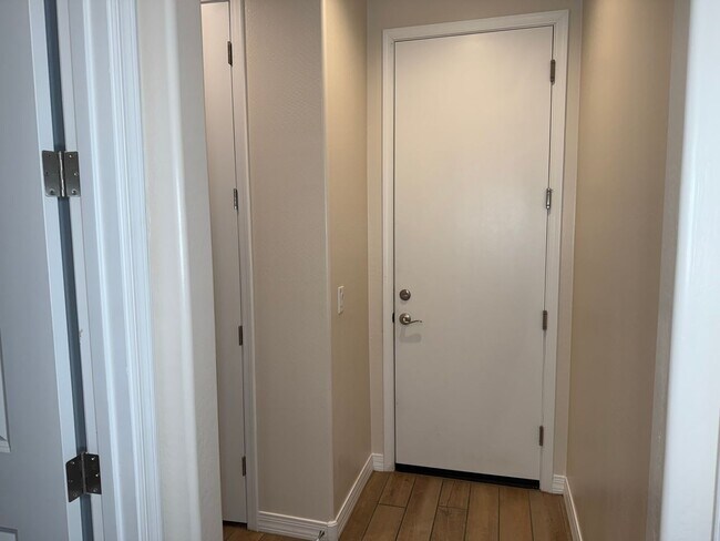 Building Photo - 1673 N St Francis Pl