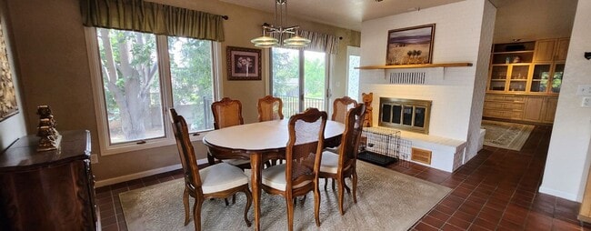 Building Photo - One-of-a-Kind 4 Bed, 4 Bath Gem