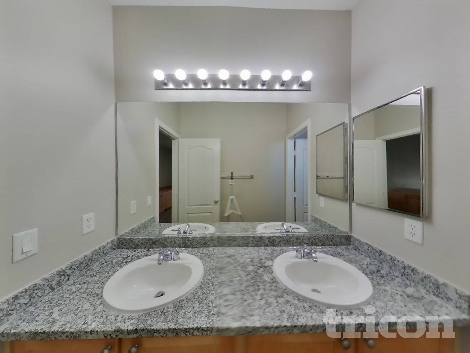 Building Photo - 705 Irish Mittens Ct