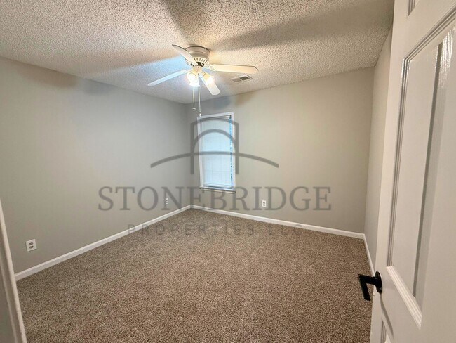 Building Photo - 3 bed, 2 bed home in Helena