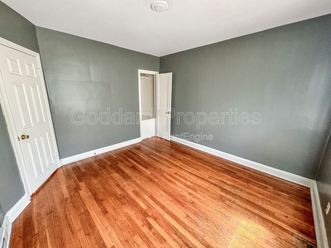 Building Photo - 4910 Poe Ave