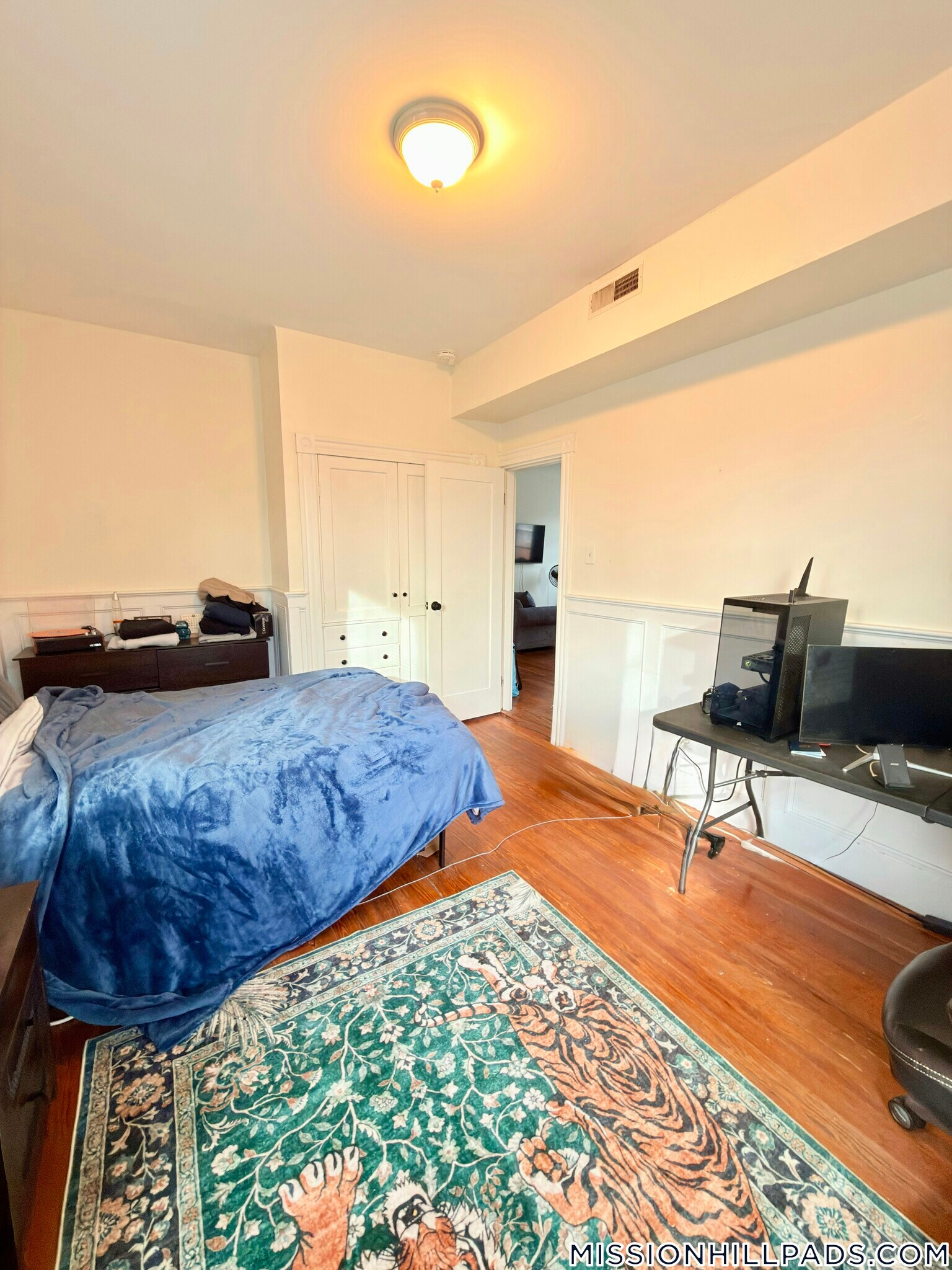 Building Photo - 18 Lawn St