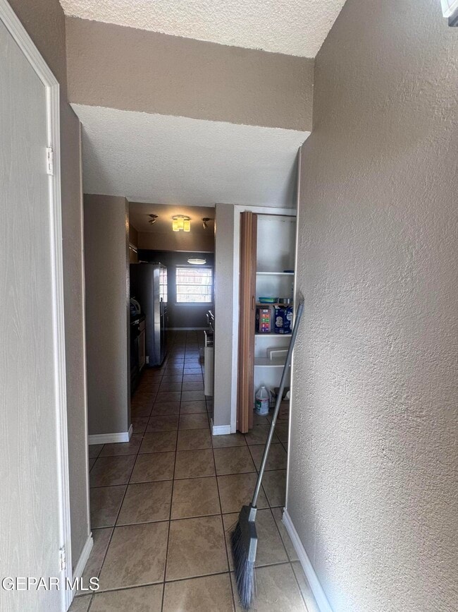 Building Photo - 701 Porras Dr