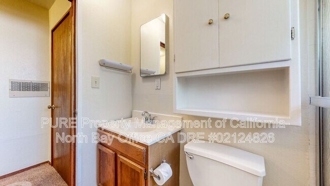 Building Photo - 867 Lorna Dr