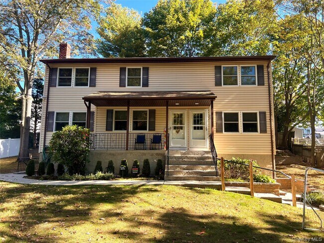 Primary Photo - 22 Williams St