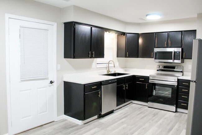 Building Photo - 542 Glacier Dr