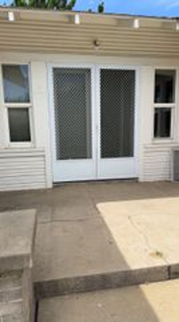 Building Photo - 2619 Maze Blvd