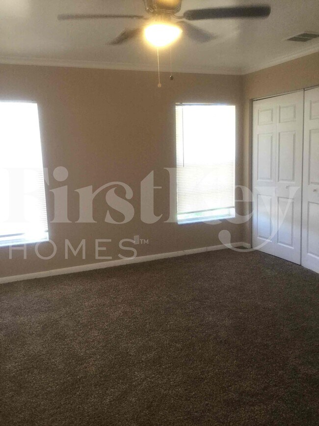 Building Photo - 1443 7th St