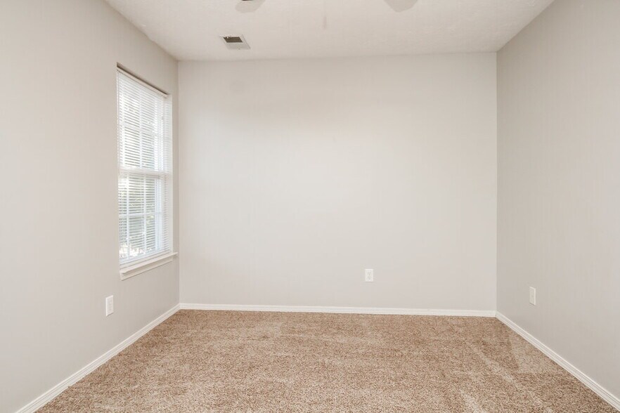 Building Photo - 1627 Jo Ann Dr