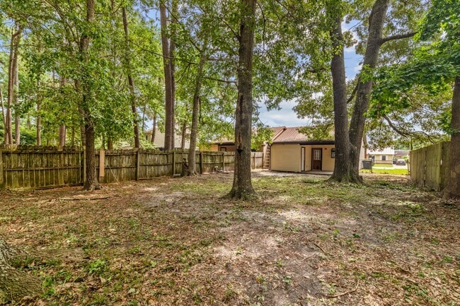 Building Photo - 2 Bedroom, 2 Bathroom Home