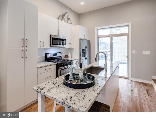 Building Photo - 1842 E Cumberland St