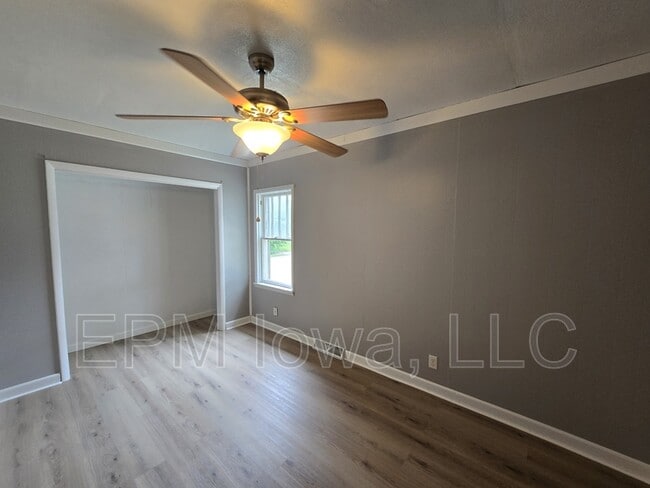 Building Photo - 512 Maynard Ave