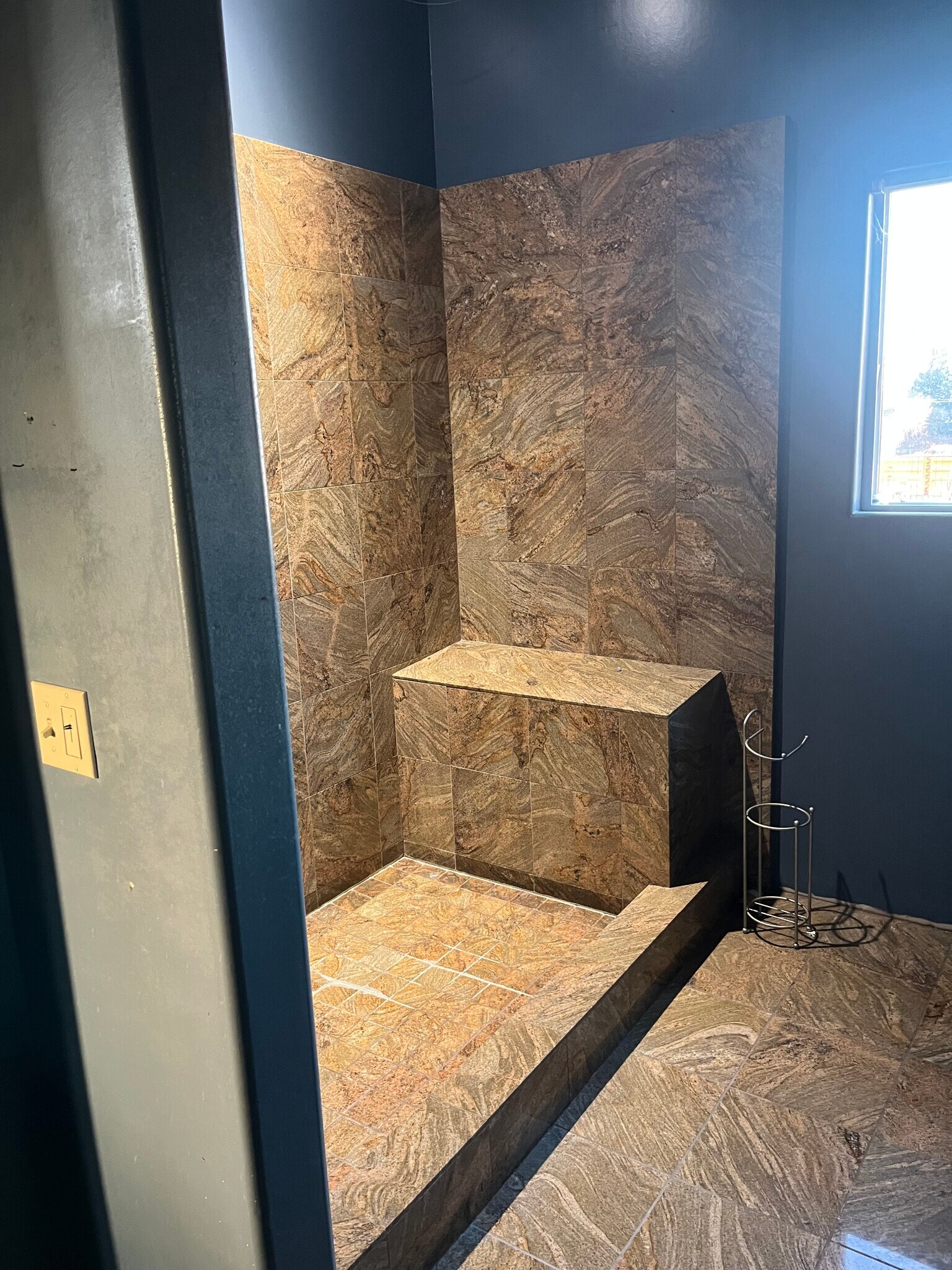 Building Photo - 2181 Garden Hwy