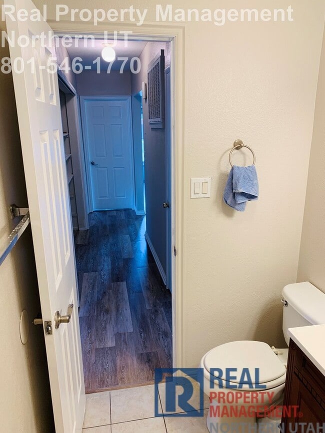 Building Photo - 3 Bed 1 Bath Ogden Home Now Available!