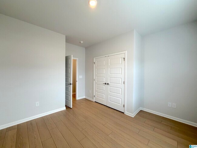 Building Photo - 237 Granby Ln