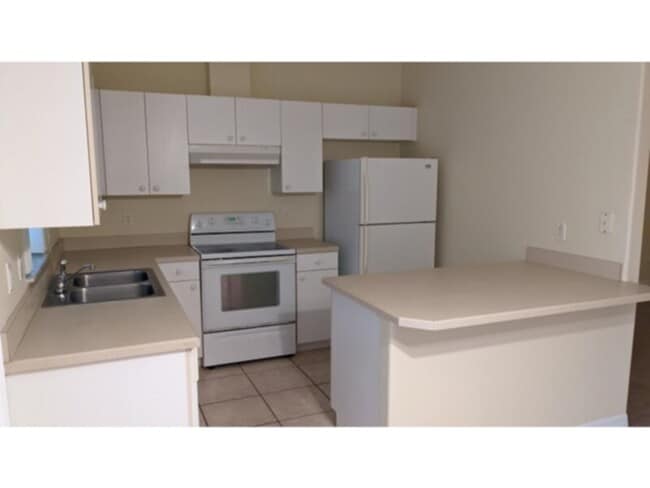 Building Photo - Cute duplex in Palm Coast      www.werentsunshine.com