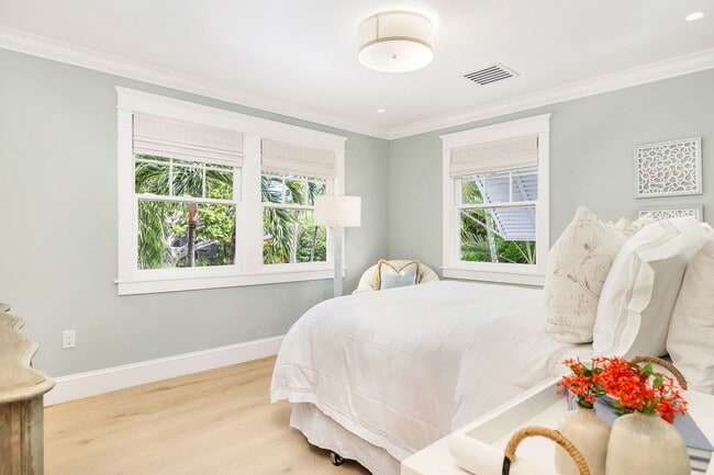 Building Photo - 142 Seabreeze Ave