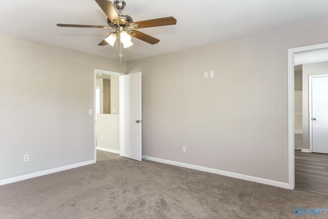 Building Photo - 138 Whitestone Dr NE