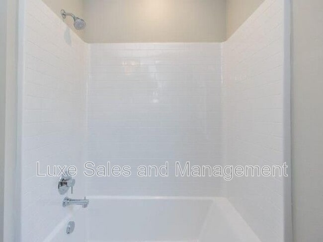 Building Photo - 10608 Glover River Dr