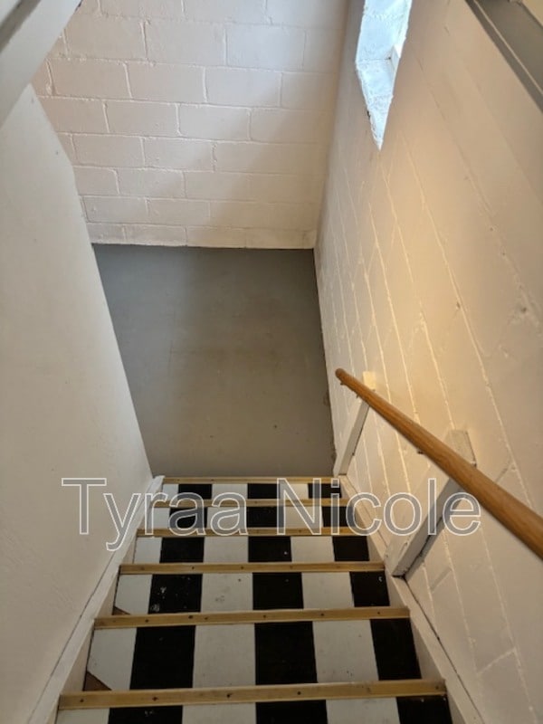 Building Photo - 15353 Lauder St