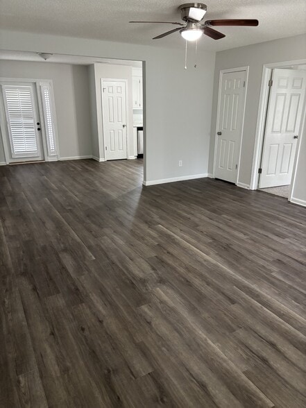 Building Photo - 532 Kenton Dr