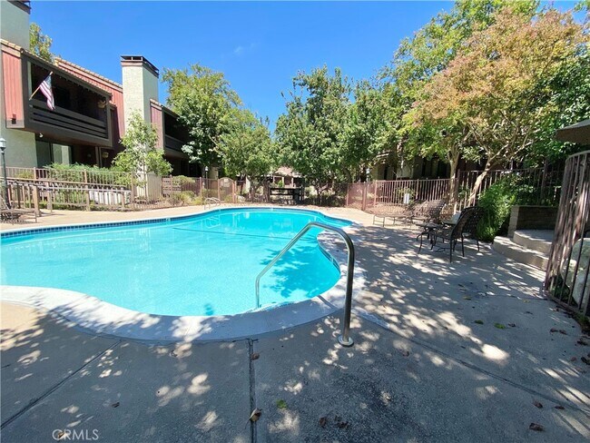 Building Photo - 21931 Burbank Blvd