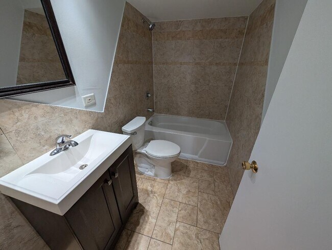 Building Photo - 17515 Sandalwood Dr