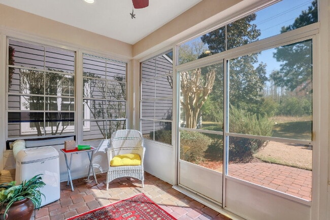 Building Photo - 12 Moonglow Ct